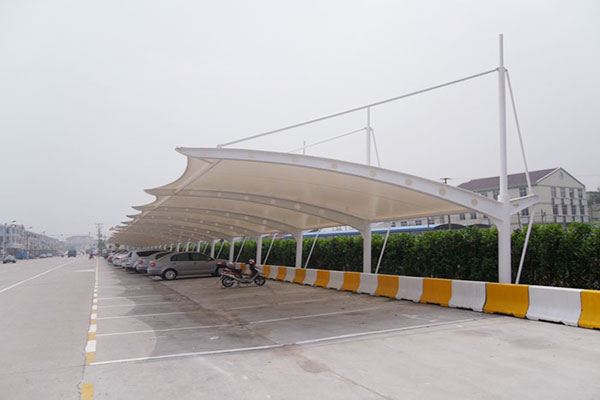 夏季高溫來臨呼和浩特膜結(jié)構(gòu)車棚維護(hù)需要注意那些